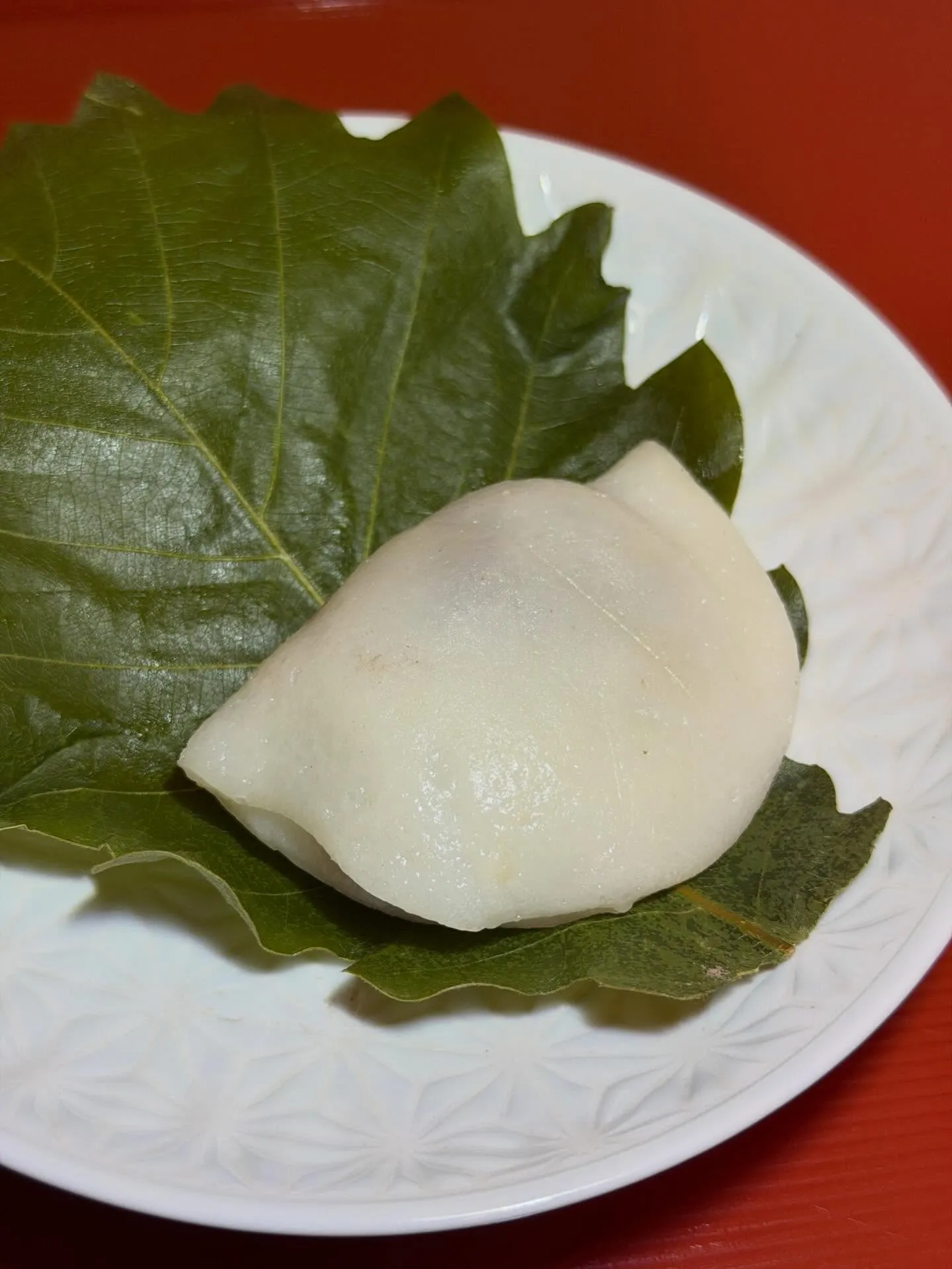 柏餅、つぶ餡・こし餡・みそ餡の3種類をご用意してお待ちしてお...