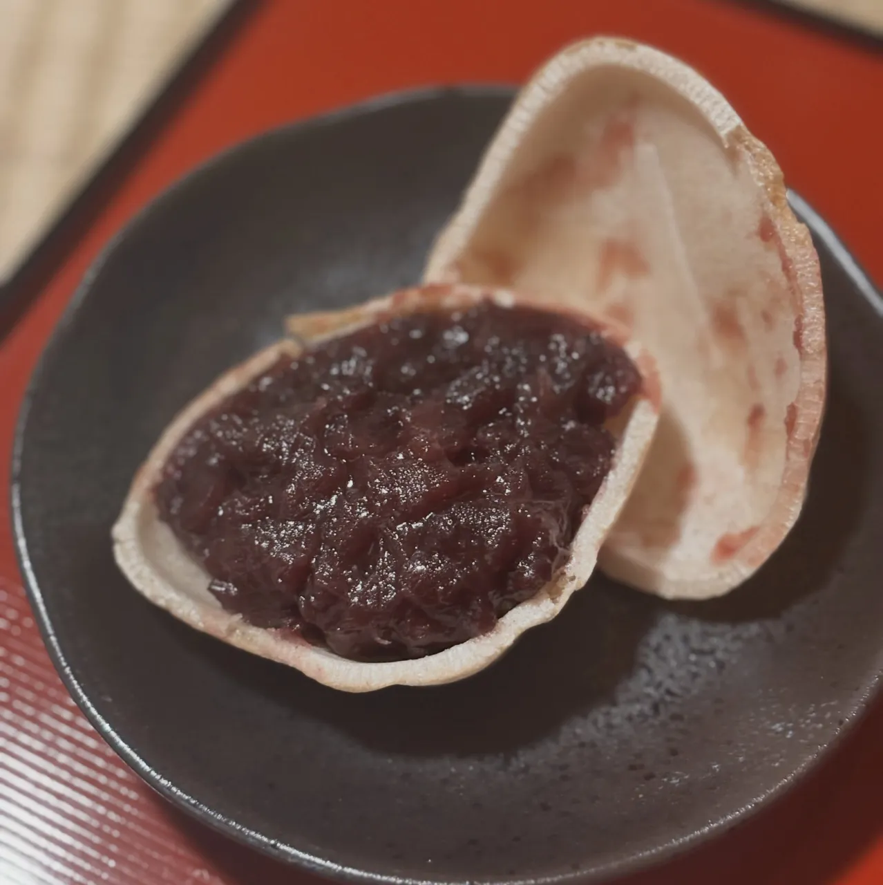 ゑびすや本店の看板商品『はまぐり最中』✨